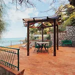 Ferienhaus Monia House *