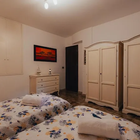 Monia House בית נופש