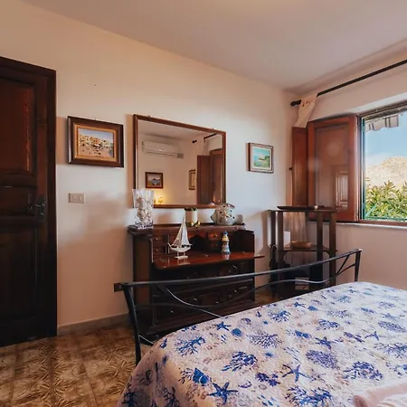 Monia House בית נופש *