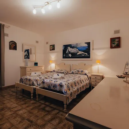 בית נופש Monia House *