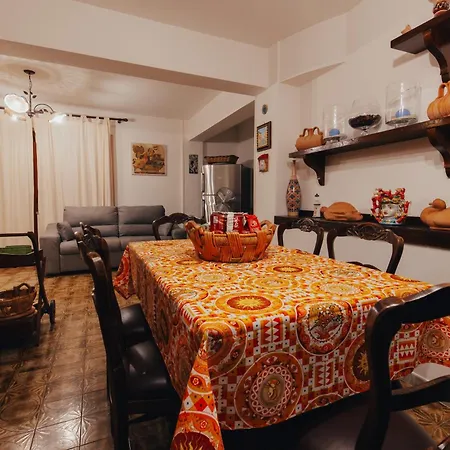 Monia House בית נופש *